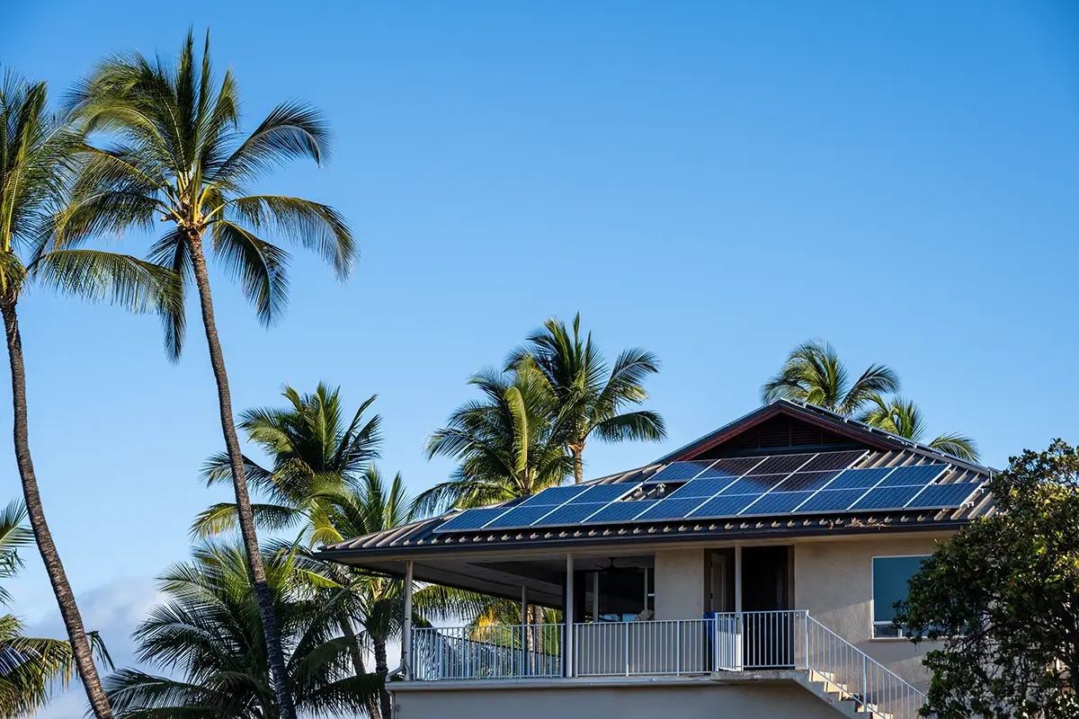 Home in Hawaii with rooftop covered in solar panels